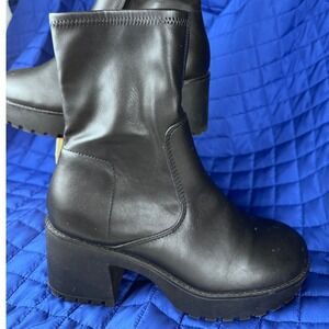 Madden Girl Gordy Nickii Black Platform Chunky Lug Sole Ankle Boots Womens 8M